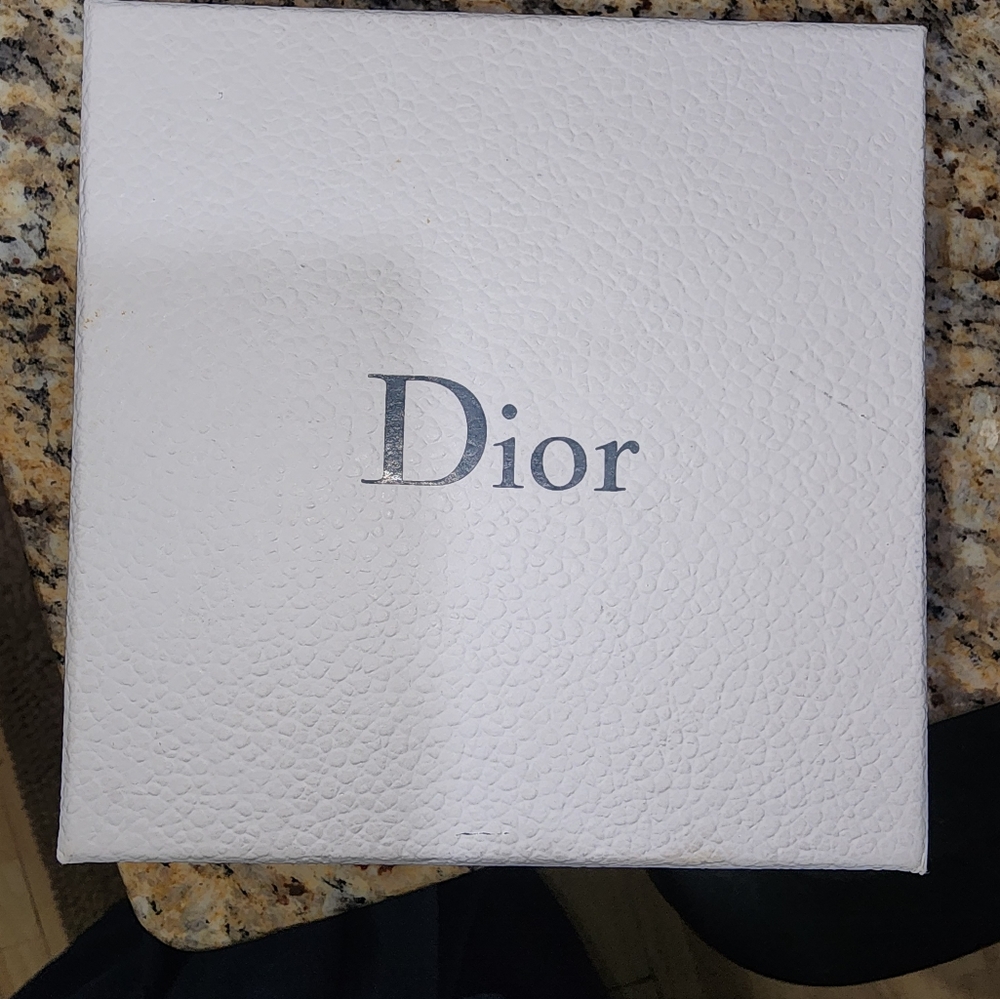 Authentic dior wallet - Picture 5 of 15